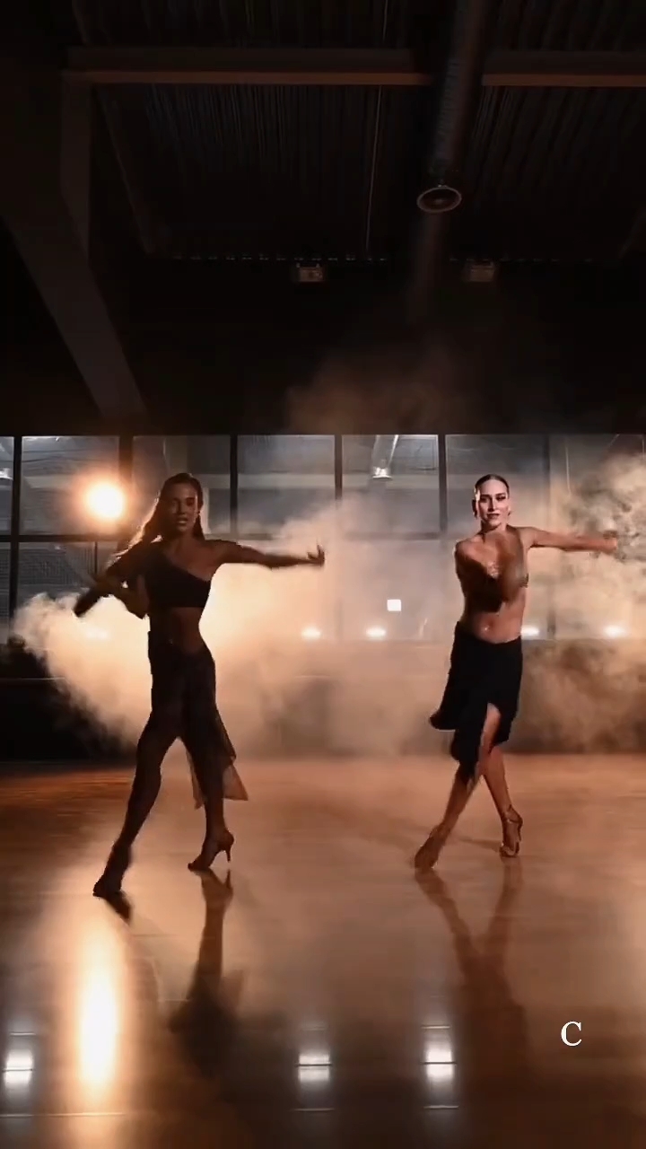 dance_for_me в LOOKY — Бальные танцы 😌