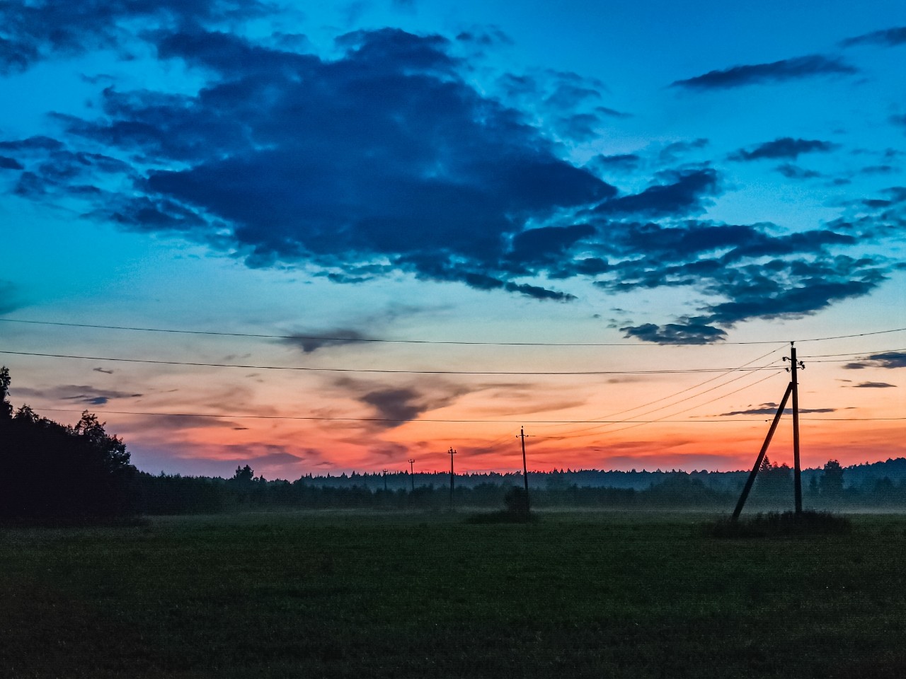 poboruev_landscape в LOOKY. #природа,#закат,#рассвет,#утро,#вечер,#небо,#облака,#простор,#Россия,#поле,#мобильноефото,#фотонателефон,#фотонамобильный. Чо-т взгрустнулось м...