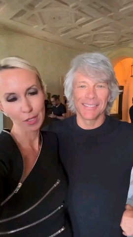 Jon Bonjovi in LOOKY. . Uma ótima semana! ❤\...