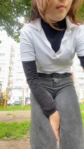 Looky_172405336140552 в LOOKY. . Я справа💗