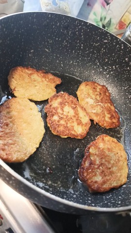 Неоновый Зайчик в LOOKY. . Дранники