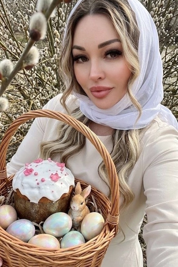 Кристина Ситникова в LOOKY — [#пасха ](пасха)[#looky_нейронка ](looky_нейронка)#весна