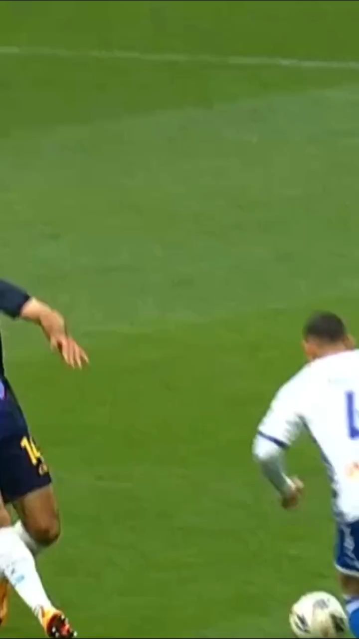 Артур 4 Динамо в LOOKY. #футбол,#football,#sport,#match,#goal,#стадион,#играемвфутбол,#рфпл,#российскийфутбол,#спартак,#зенит,#цска,#локомотив,#россиия,#фнл,#чемпионатроссии,#футбол,#football,#russia,#спорт,#goal,#stadium,#spartak,#zenit,#rfpl,#championship,#fan,#vkvideo,#highlight,#динамо. Отрывок матча 

#фут...