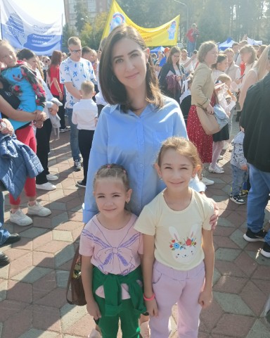 da_nishkinaelena в LOOKY. #данишкины,#многомама,#парад,#мираша,#школа,#полосапрепятствий,#мороженное,#семья,#сентябрь,#первоклашка. Парад - шествие перв...
