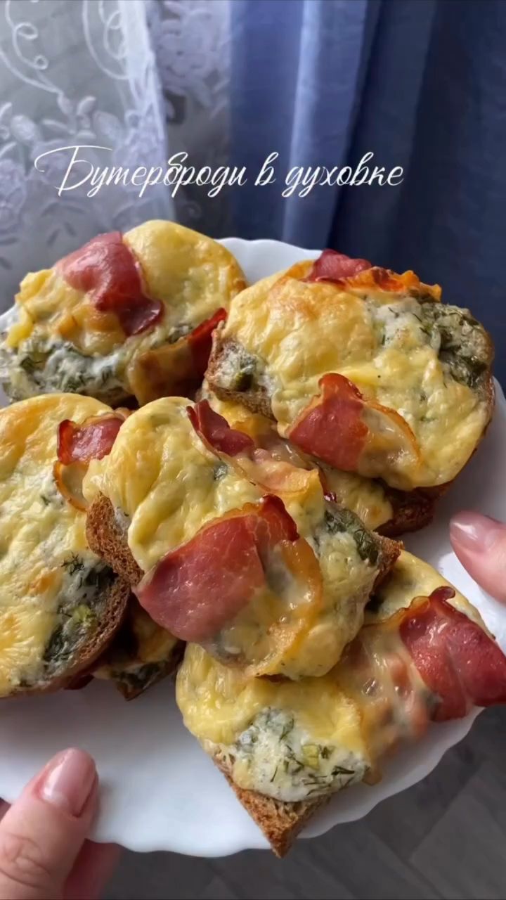 Приятного аппетита в LOOKY. #горячее. 🥪 Горячие бутерброд...