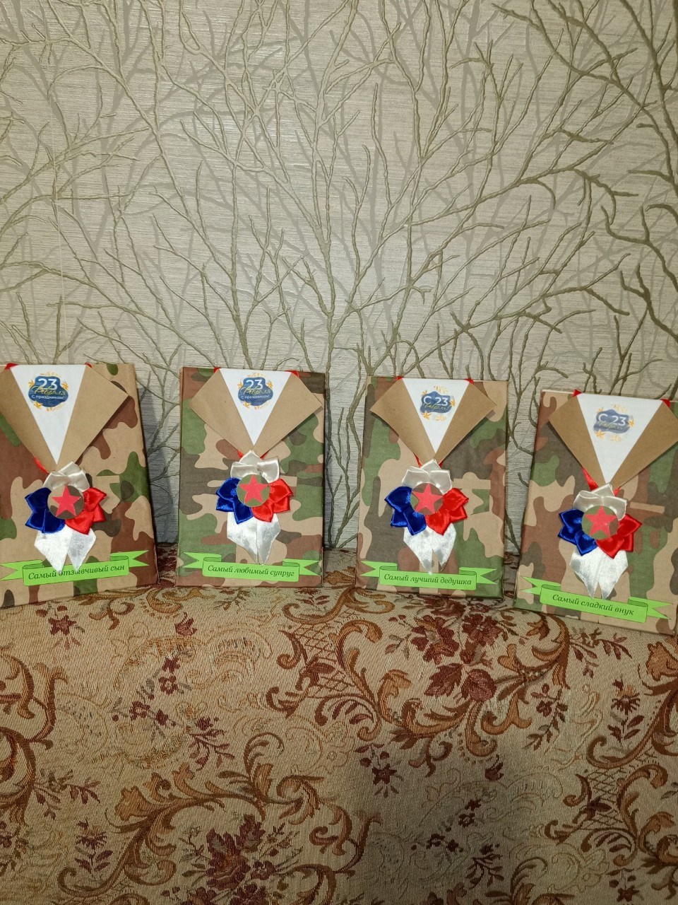🎁 Подарочки мужчинам готовы!  💃
Также постаралась показать этапы подготовки.

💅 На очереди женские подарочки. 😉

#подарки #упаковкаподарков #праздник #мужчины #женщины