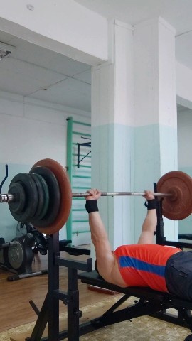 no_chemistry в LOOKY. #powerlifting,#fitness,#bodybuilding,#gym,#deadlift,#fitfam,#motivation,#workout,#squat,#fitnessmotivation,#strength,#weightlifting,#fit,#strong,#powerlifter,#gymlife,#bench,#squats,#crossfit,#gains,#muscle,#fitspo,#training,#benchpress,#power,#strongman,#lifting,#instafit,#strengthtraining. Жим 175×2 мой вес 78...