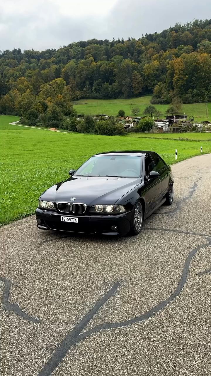 BMW E39 в LOOKY. . M5 - легенда 90х