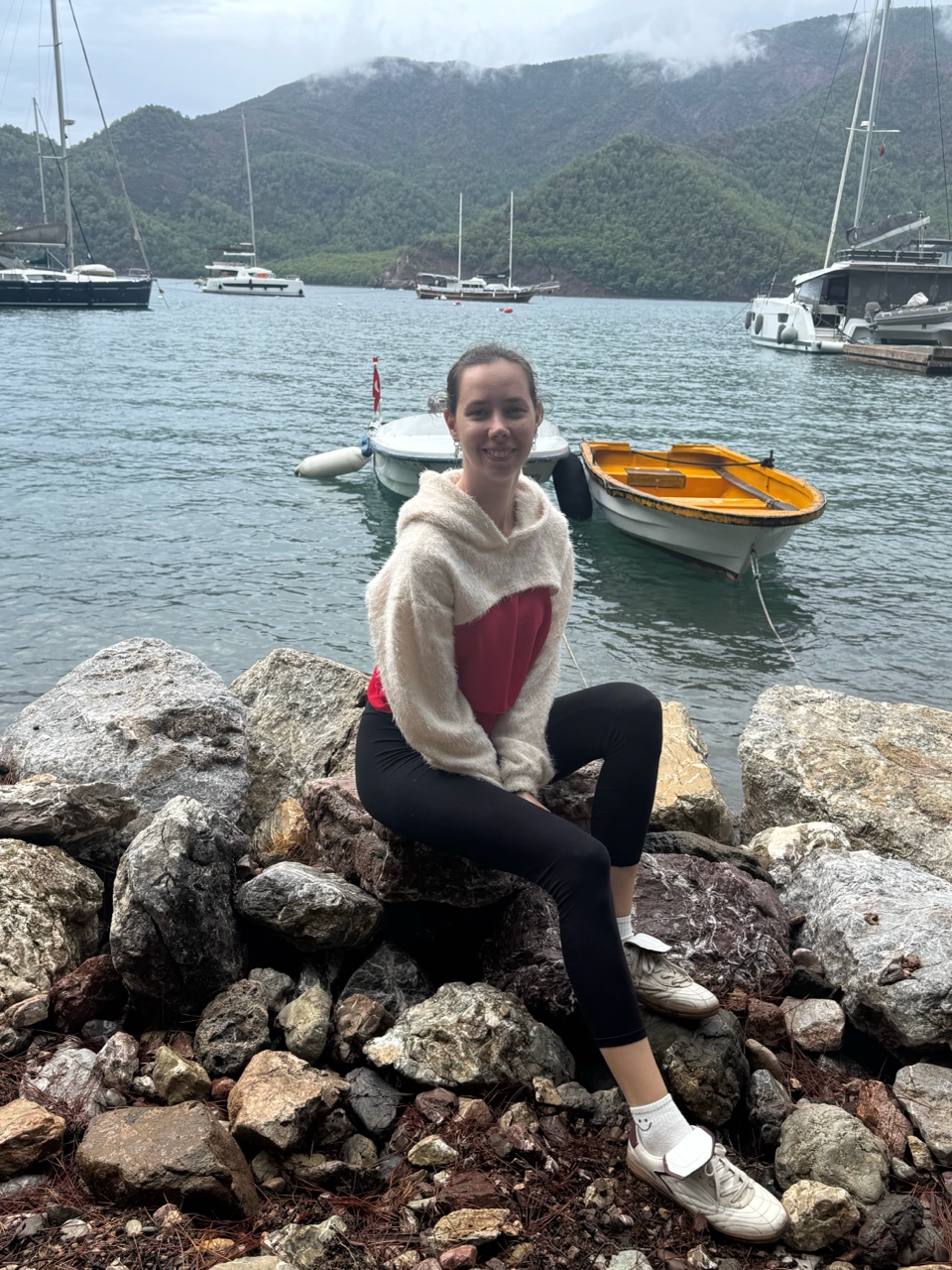 Ира и Путешествия в LOOKY. . Гроза в порту

В тот...