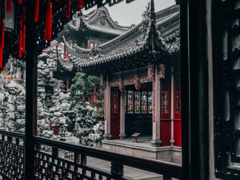 oleg.yusupov в LOOKY. #шанхай,#shanghai,#китай,#china,#азия,#архитектура,#путешествия,#travel,#travelphoto,#путешествие,#мирвокруг,#вокругсвета,#разгребаяархивы. Сад Юй Юань (Сад рад...