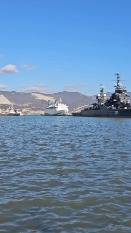 Краснодарский край в LOOKY. #крейсер,#михаилкутузов,#винты,#музей,#история,#черноеморе,#краснодарскийкрай,#krasnodaregion. Два огромных латунны...