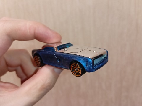 fezcake в LOOKY. #HotWheels. Стал смотреть в стор...