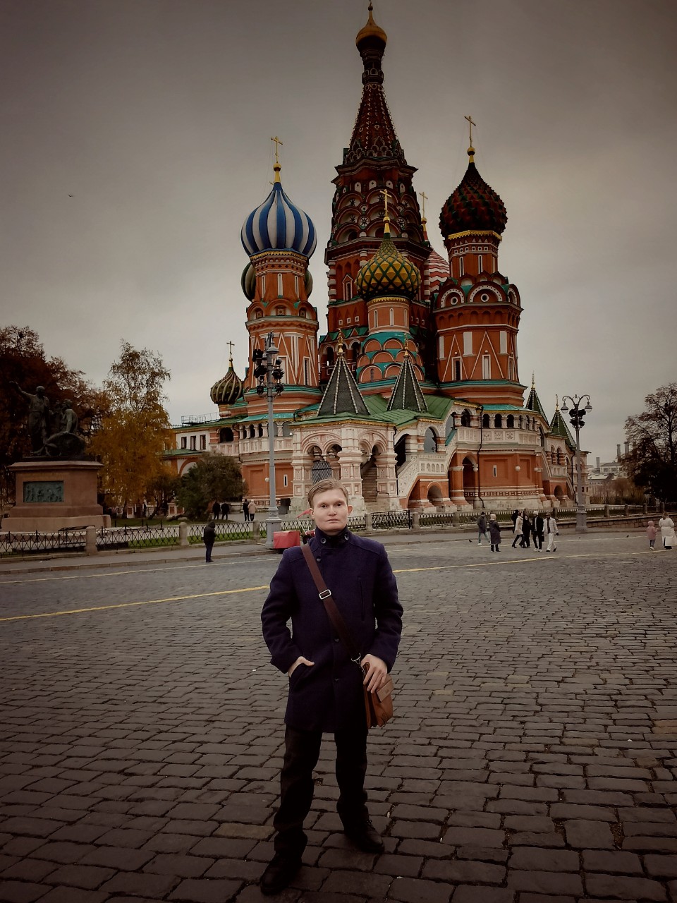 Мужской стилист Дмитрий Королёв в LOOKY. . 😉 Я на Красной площ...