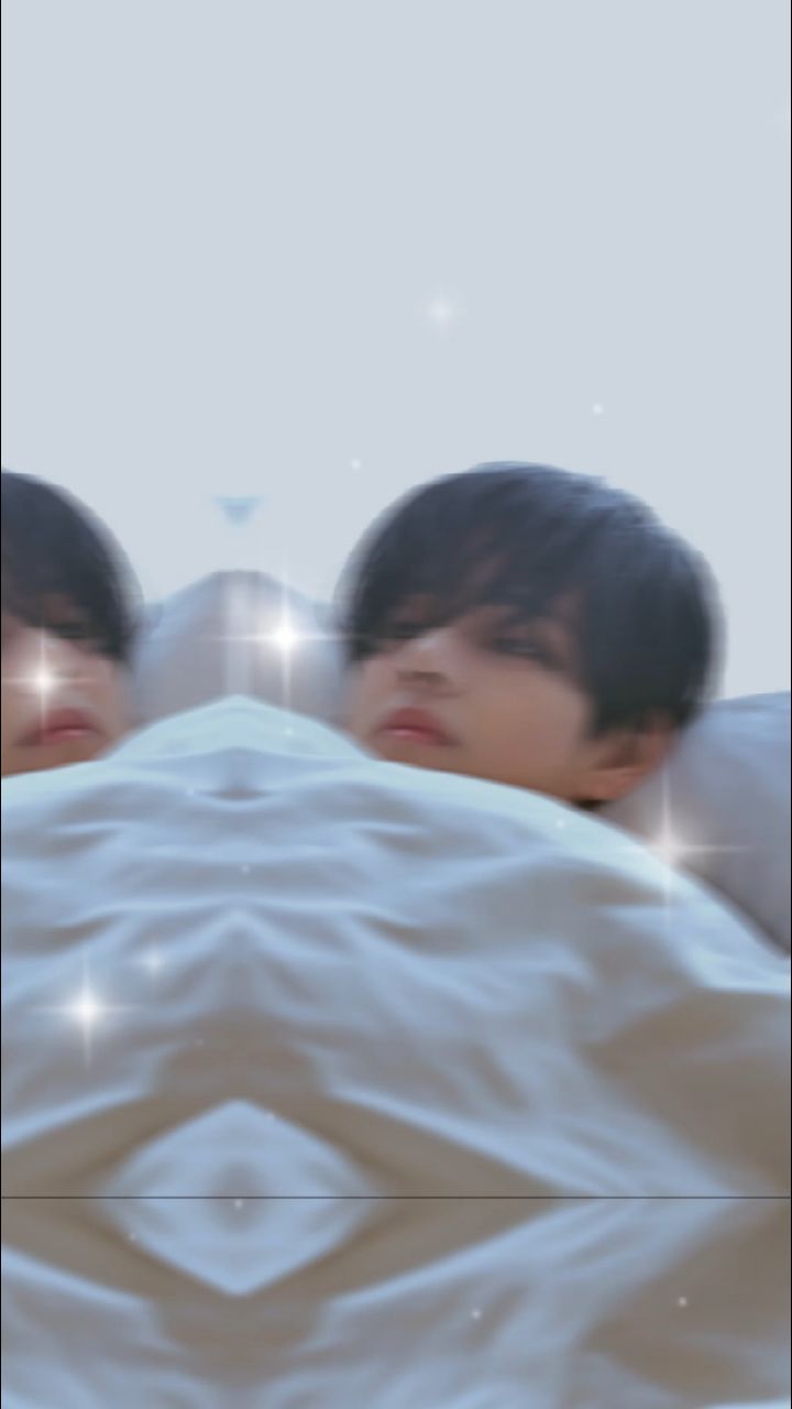 Никалетта в LOOKY. . Техён BTS