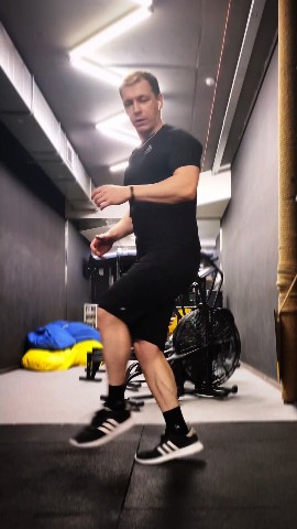 Sergey в LOOKY. #шаффл?. - сколько можно танц...
