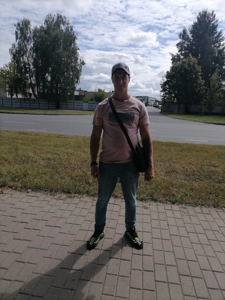 Looky_1701303820060