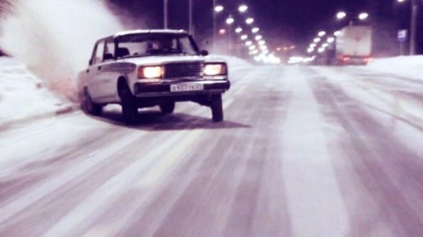 Кайфуй в LOOKY — 💣

#21регион#ваз#ваз2107#Rus21#белый#снег#дрифт#занос