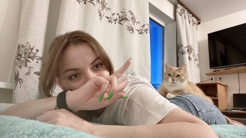 bellery_roiter в LOOKY. #кот,#коты,#семья. Греется 
#кот #коты ...