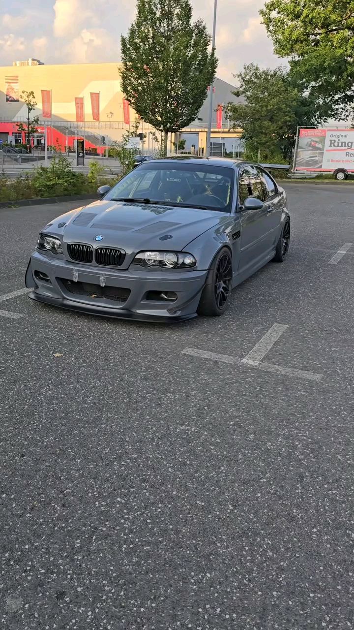 Тот самый бумер в LOOKY. #бмв,#е46,#bmw,#e46,#bimmer,#bimdoubleu,#m3,#csl. Лайки красавицу 😍

...