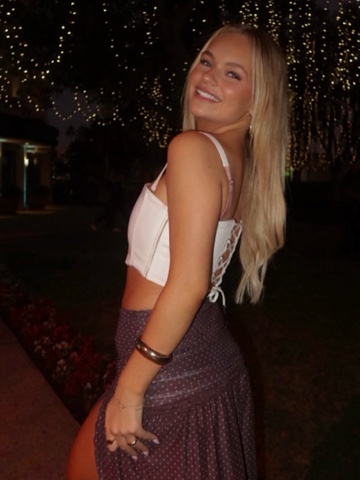 Pressley в LOOKY. . Fun at the “Regretti...