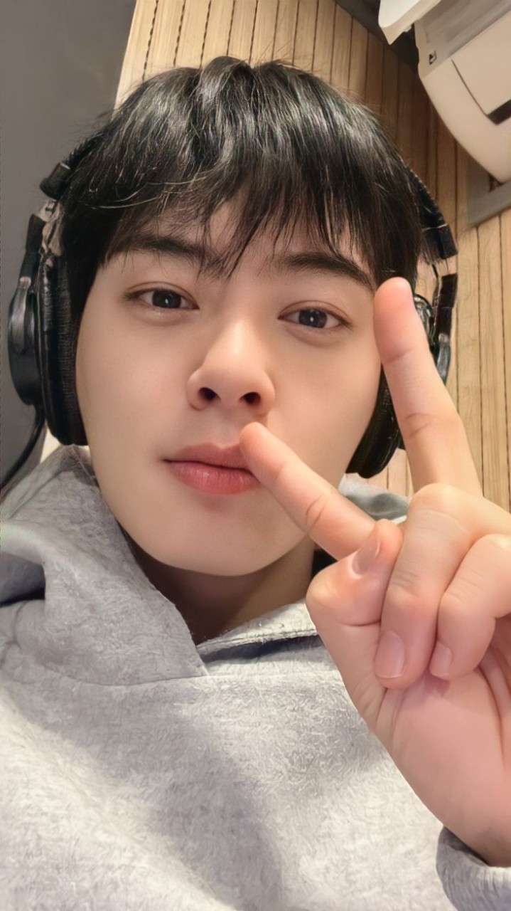KangJi_hyun в LOOKY — Can I keep this moment?