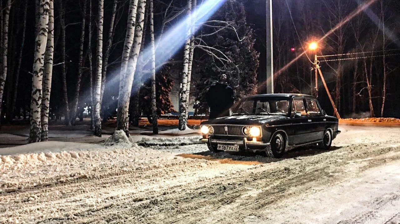Пушка 

#Ваз#ваз2106#22регион#rus22#шаха#чёрный#зима#снег#берёза#ночь