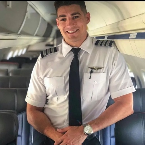 James в LOOKY. . [#pilotjob ](pilotjo...