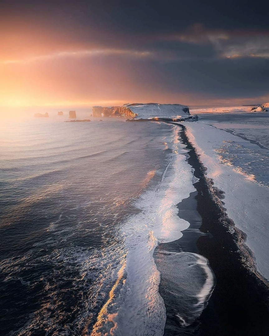 Wonderful World в LOOKY — Рейнисдрангар, Исландия #мир #эстетика #LOOKY_контент #recom
