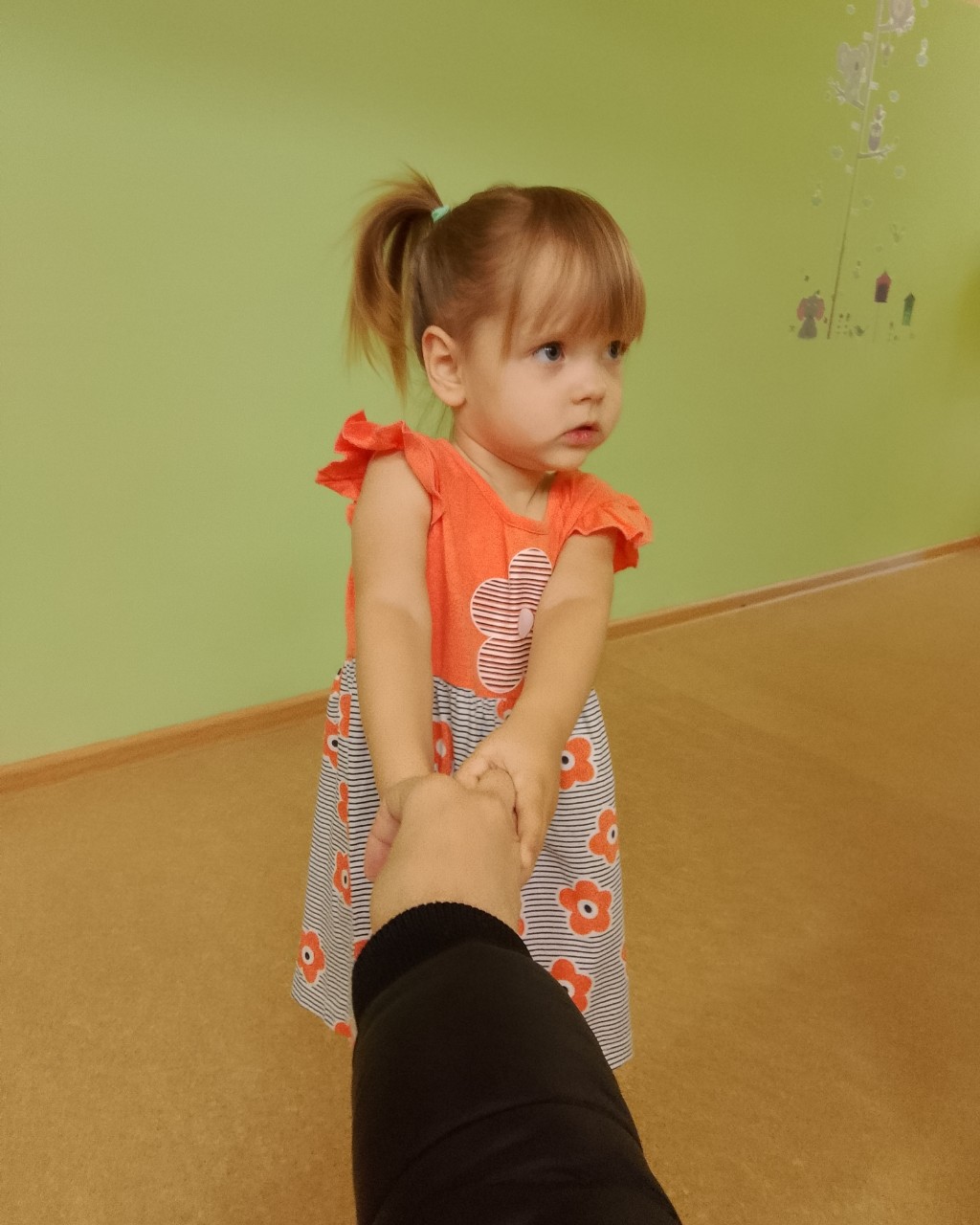 Мама пошли со мной в группу мне без тебя не играется

#дочка#детскийсад#мамапошлисомной