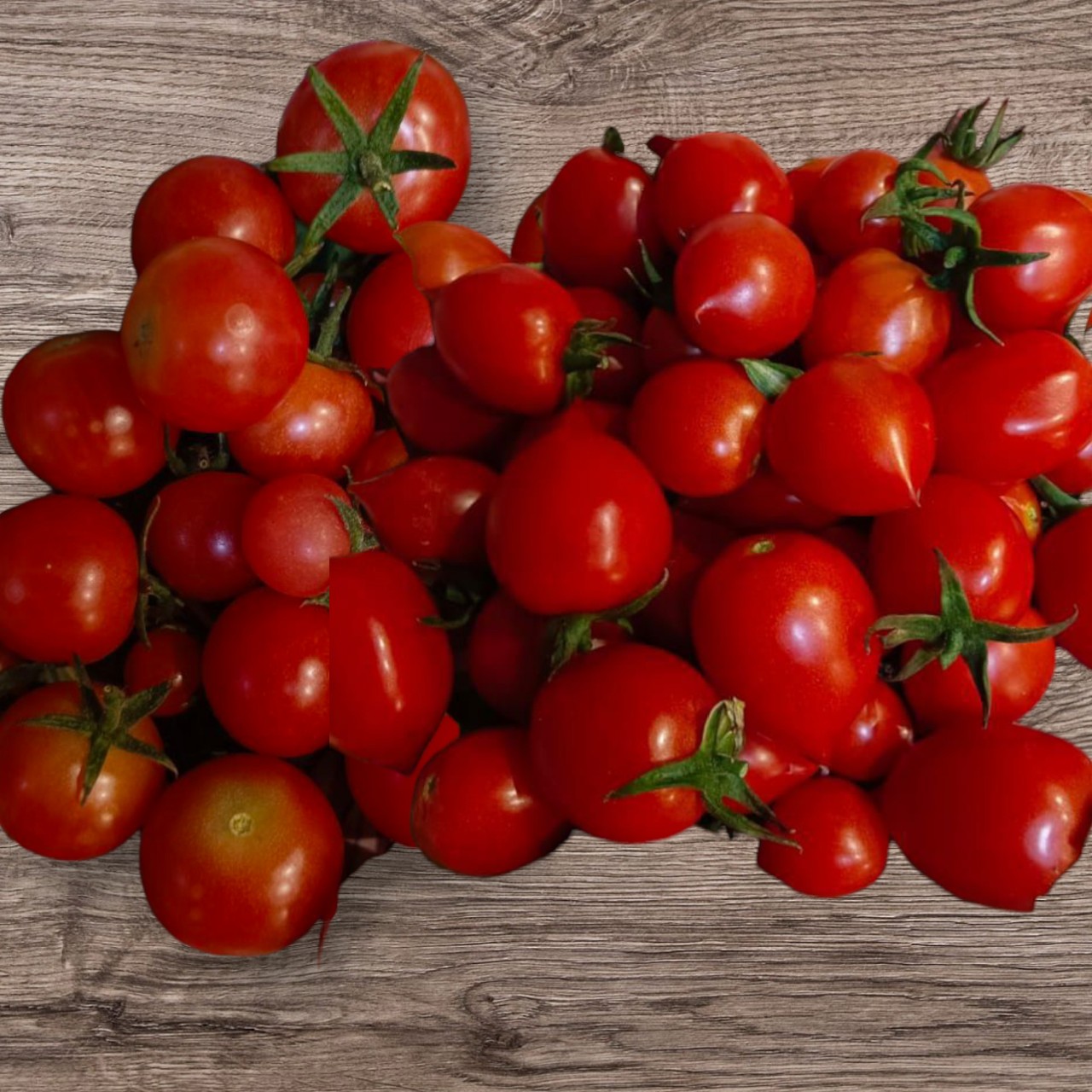 **🍅 Знакомьтесь – томат "Свит Черри"! 🍒**  

Ищете сладкие, ароматные и урожайные томаты? Тогда вам точно понравится *Свит Черри*! Этот сорт станет настоящим украшением вашего огорода и порадует стабильным урожаем даже в прохладное лето.  

🔎 **Что делает "Свит Черри" таким особенным?**  
✅ **Высокие, мощные кусты** – достигают 1,8–2 м, требуя подвязки и пасынкования.  
✅ **Очень сладкие плоды** – настоящий деликатес прямо с грядки!  
✅ **Массовое плодоношение** – кисти густо усыпаны томатами, завязи образуются даже на пасынках.  
✅ **Устойчивость к капризам погоды** – радует урожаем даже в холодное и дождливое лето.  
✅ **Плоды массой 15–20 г** – ровные, ярко-красные, с тонкой кожицей и сочной мякотью.  
✅ **Универсальность** – отлично подходят для свежих салатов, консервирования и заморозки.  

🌱 Посев на рассаду:  начало марта.  
🌿 Высадка в теплицу: в возрасте 55–60 дней после появления всходов.  
🍅 **Срок созревания:** ранний – первые плоды можно собирать уже через 90–95 дней после всходов.  

✨ С *Свит Черри* вы будете с урожаем до самой осени – свежие, сладкие томатики всегда под рукой!  

💬 А вы уже пробовали выращивать этот сорт? Поделитесь впечатлениями в комментариях! 👇