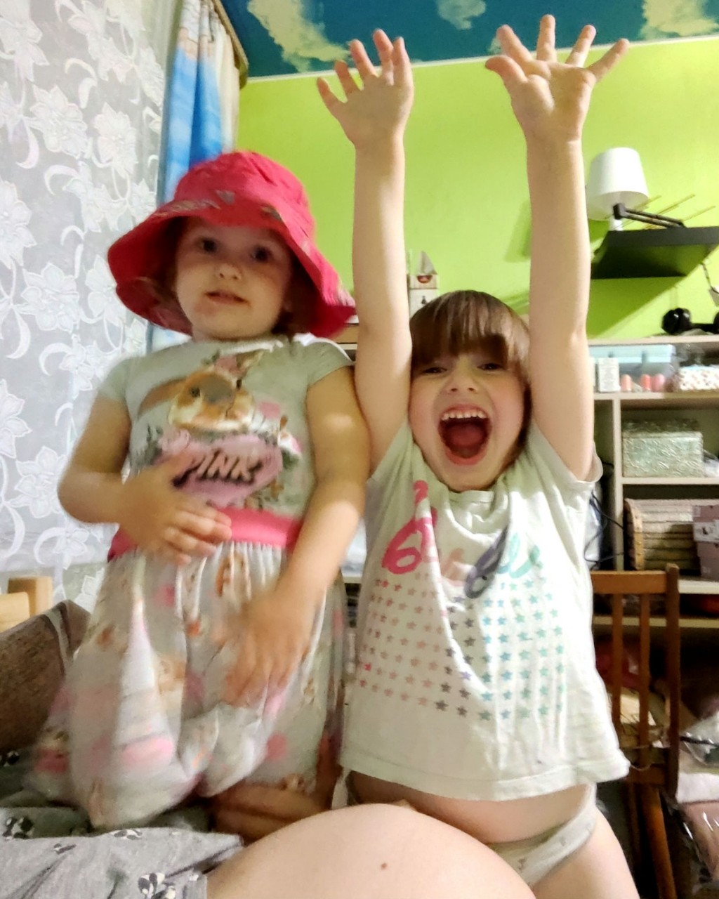 Crazy mama girls в LOOKY — фото 2