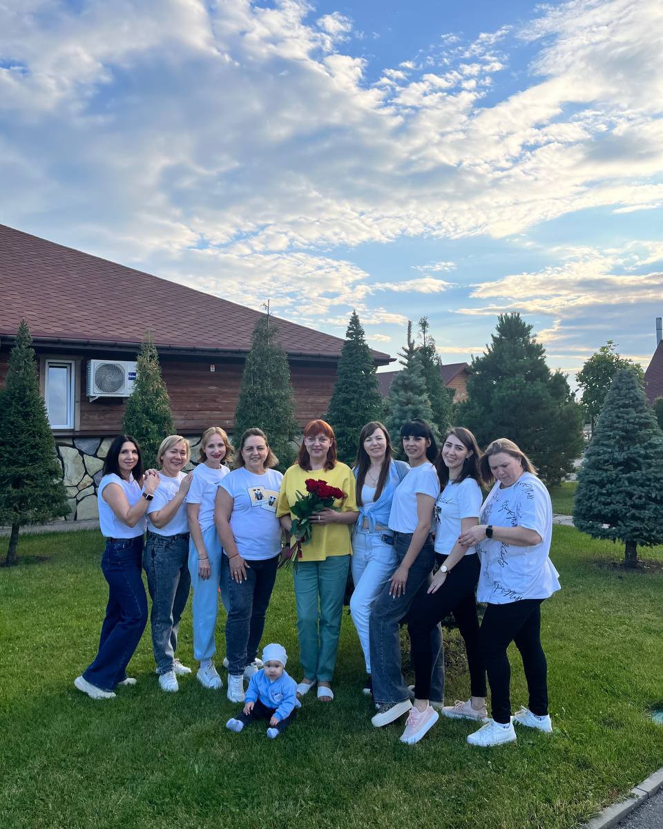 Вчера праздновали день рождения 🎂🎉🎁 Василины. 

Вечер прошёл шикарно! Суворовские бани + аромат парильщик и саксофонист 😍😍😍

А самое главное наша компания 🫶🫰

Василина, ещё раз, моя дорогая, с днём рождения 😘😘😘 Продолжай мечтать по крупному, воплощая всё задуманное и оставайся такой же позитивной, радушной, харизматичной 💐💐💐

#данишкина #сентябрь #многомама #деньрождение #бани #саксофон #девочки