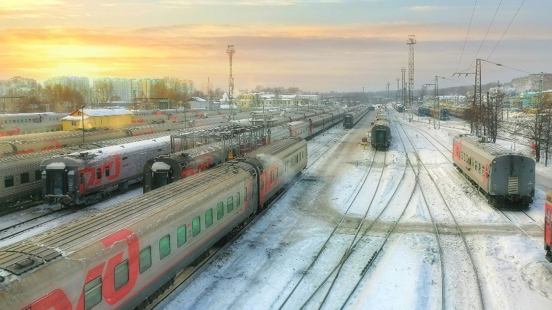 Опять от меня сбежала последняя электричка.

#город #пейзаж
#фотография #весна #природа #Россия #закат #рассвет #вокзал #железнаядорога #поезда