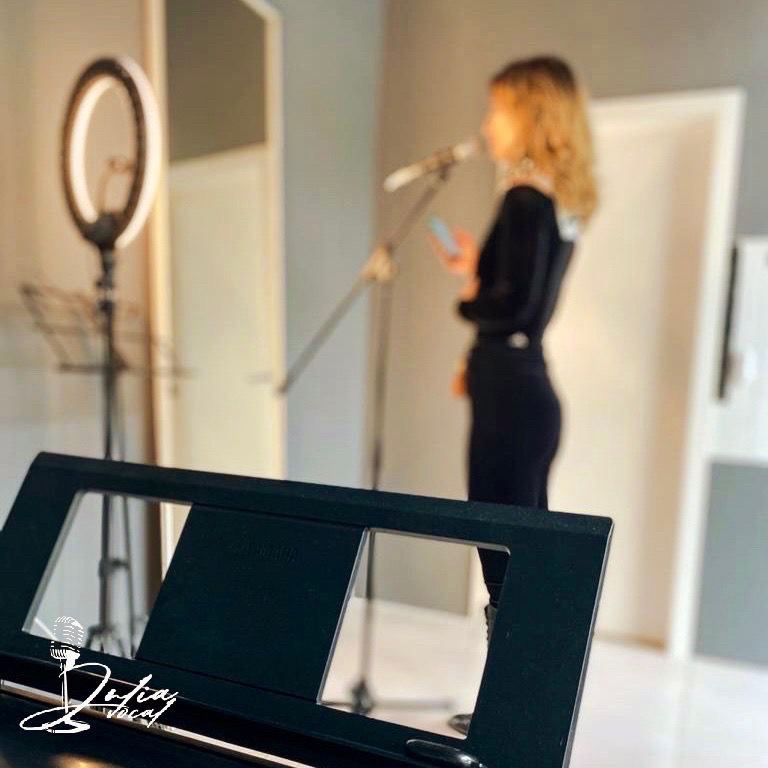 Julia_Vocal в LOOKY — Пора прикоснуться к прекрасному…

[#juliavocal](juliavocal) 