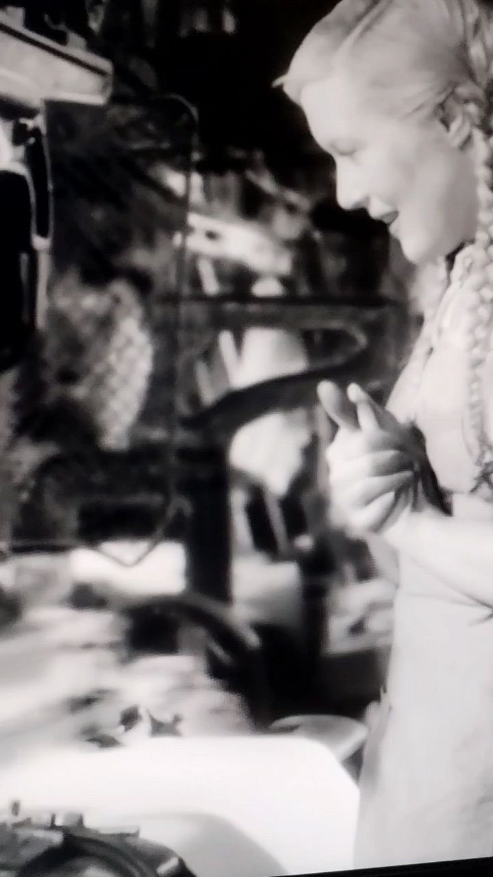 Екатерина в LOOKY. #1940год,#Музкомедия,#Светлыйпуть. Любимое советское ки...