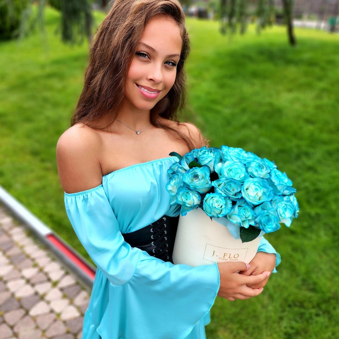 jessy_hill_official в LOOKY — 🩵  [#happybirthday](happybirthday) [#summer](summer) [#flow