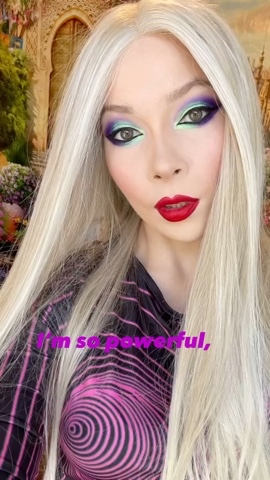 Victoria MUA Aimina в LOOKY. . Макияж задаёт настро...