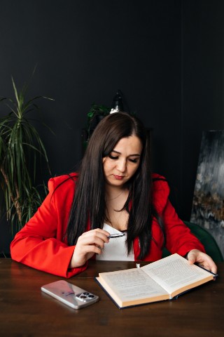 Калугина Екатерина Николаевна в LOOKY. . 📄 Потеряли документ...
