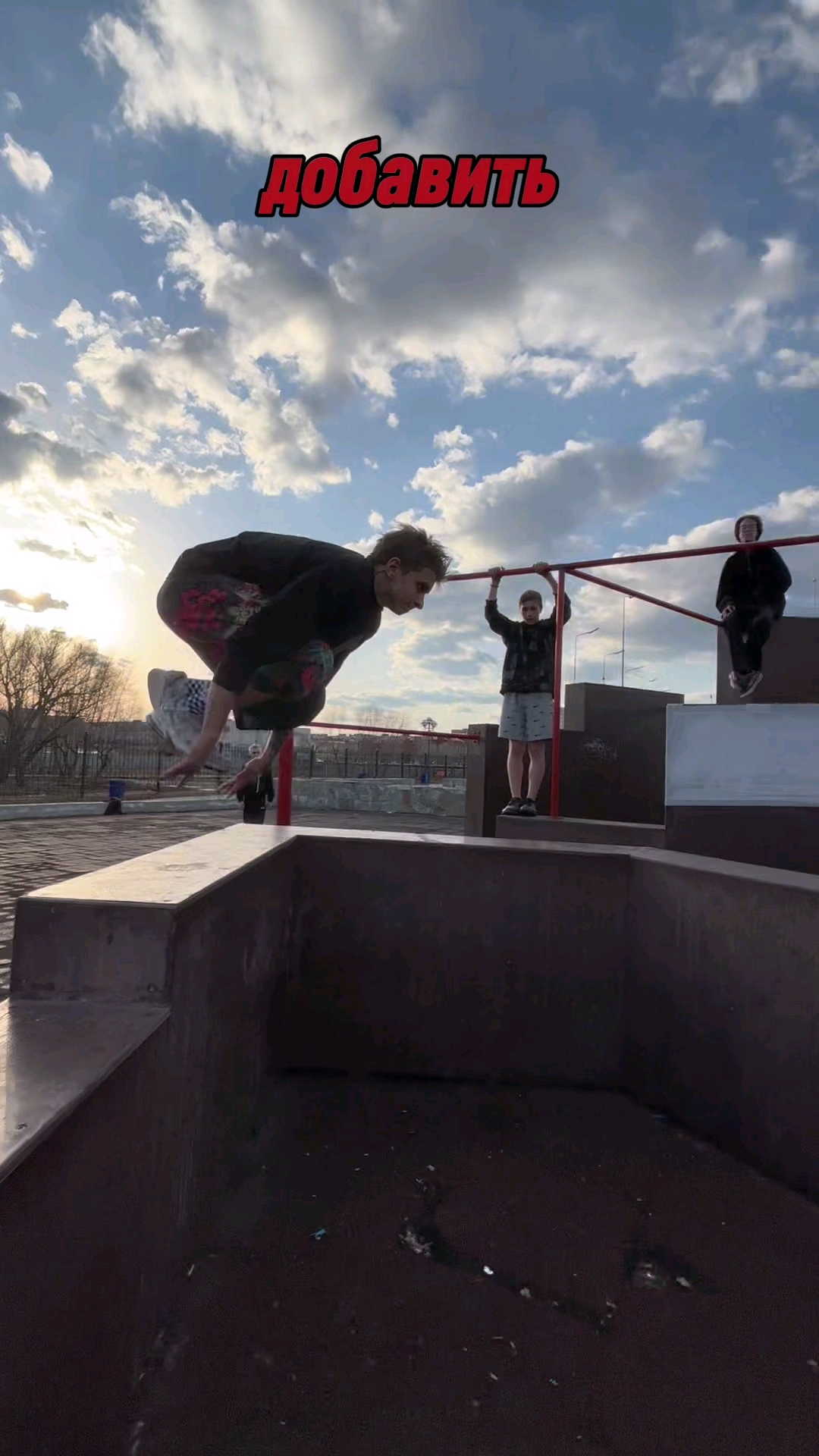 Павел Тигр в LOOKY. #pavelthetigr,#ПавелТигр,#pkfr,#parkour,#паркур,#сальто,#акробатика,#стрекосат,#обучениесальто,#трюк,#трикинг. 🔥ТГК: pavelthetigr ...