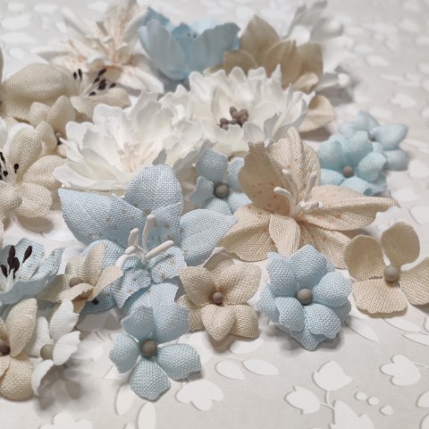 viktoriyasosedskaya в LOOKY. #artpaper,#купитьцветы,#craft,#creativearts,#cutflowers,#greetingcard,#naturalmaterial,#соседские_цветочки,#paperproduct,#цветы_скрапбукинг. Пробую создавать цве...