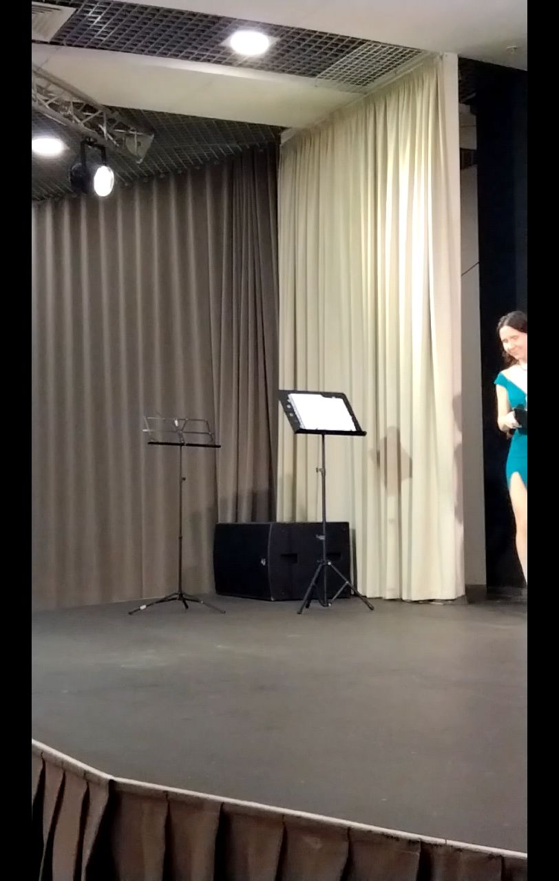 Looky_178668876528394 в LOOKY. #Новосибирск,#поэт. Ольга Лука на шоу Ри...