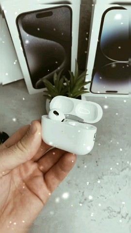 ytf_dogs в LOOKY. #Apple,#iPhone,#AirPods,#Tech,#Gadgets,#Unboxing,#AppleTech,#Smartphone,#TechDeals,#MustHave. Когда твоя ягодка не...