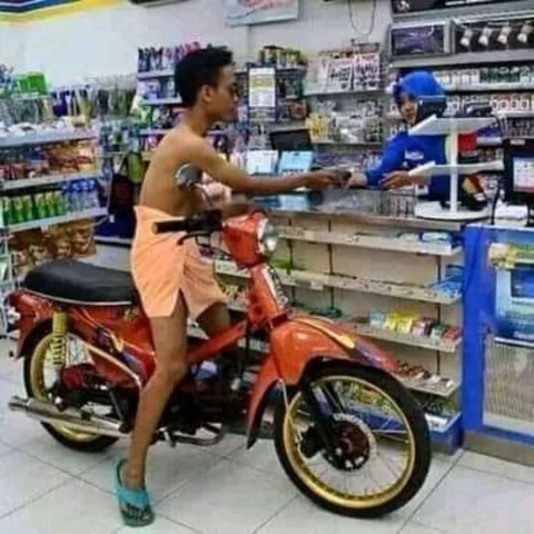 Nyiru Swaibu в LOOKY. . What are you think t...