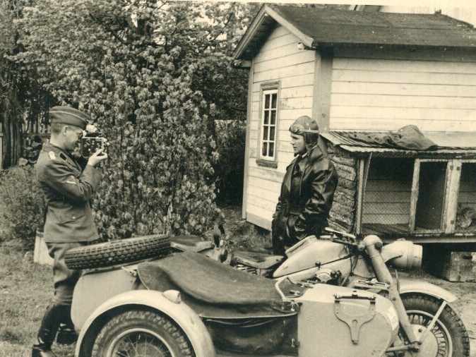 Радиоигра "Туман".

Летом 1944 года два немецких агента Шилова и Таврин были заброшены в тыл, чтобы осуществить покушение на Сталина.
Операция закончилась провалом, но советские спецслужбы извлекли из неё большую выгоду.

Таврин был рецидивистом. 
До войны ему 2 раза удавалось бежать из-под стражи, несколько раз он менял фамилию. 
В 1941 году его призвали в ряды Красной Армии, а в 1942 году он добровольно сдался фашистам. 
Диверсионную подготовку шпиона осуществляли по специальной программе в центре «Цеппелин-Норд», который располагался в Пскове.
Таврин получил поддельные документы майора военной контрразведки СМЕРШ и Героя Советского Союза. Шилова была снабжена документами младшего лейтенанта СМЕРШ.

Переброска на советскую территорию была осуществлена 5 сентября 1944 года. 
При перелёте самолёт несколько раз обстреляли, что привело к возгоранию одного из двигателей.
Посадка оказалась неудачной. 
Диверсанты попытались скрыться в лесах, но были пойманы сотрудниками НКВД. 
Во время обыска у пары нашли несколько единиц автоматического оружия и уникальный гранатомет, который помещался в рукаве пальто. 
Скорее всего, с помощью него и должны были убить  Сталина. 

Диверсантов доставили в Москву. 
После допросов Шилова согласилась участвовать в радиоигре. 
27 сентября 1944 года Шилова под контролем советских контрразведчиков вышла в радиоэфир и передала первую шифрограмму, содержавшую информацию о якобы успешном прибытии диверсантов по месту назначения.
Операция продолжалась до конца войны. 
Главная задача, которую ставили перед собой чекисты, — не допустить высадку новых диверсионных групп — была выполнена.

В 1951 году оба диверсанта предстали перед судом, по постановлению которого в следующем году были расстреляны.