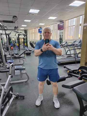arsenapro в LOOKY. #Россия,#ВеликийНовгород,##Looky,#Looky_official,#Looky_топ,#АрсенАпро,#тренажёрныйзал,#спорт. В тренажёрном зале. ...