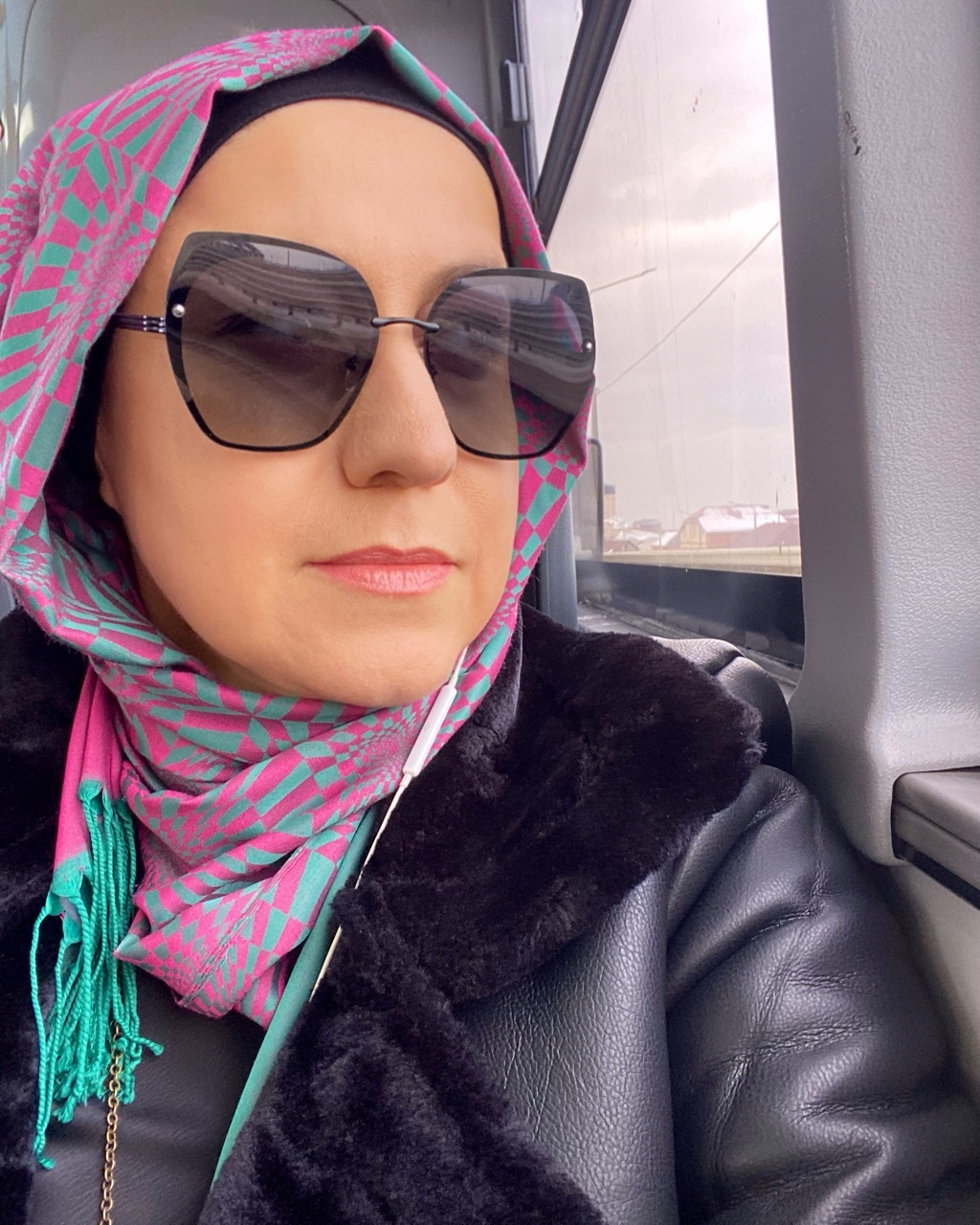 Январь принес новую работу и пару лишних кг. Возможно эти два факта никак не связаны между собой, но с ними что-то надо делать. Как ни странно, с первым мне намного проще. А вот килограммы не уходят просто так. Причем чем старше становишься, тем сложнее расставаться с ними. Тут еще и уровень принятия себя настолько высокий, что приходится уговаривать бороться с ними.