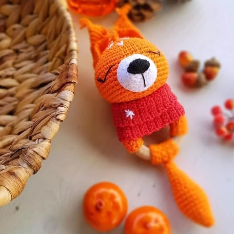 УЗОРЫ СХЕМЫ ИДЕИ ДЛЯ ВЯЗАНИЯ в LOOKY. #амигуруми,#амигурумикрючком,#игрушки,#вязаныеигрушки,#игрушкикрючком,#вяжемдетям,#длямалышей,#бесплатноеописание,#вяжемкрючком,#вяжемдлядетей,#вяжемдлямалышей,#мастеркласс,#бесплатныймк,#погремушка,#погремушкакрючком. Погремушка Бельчонок...