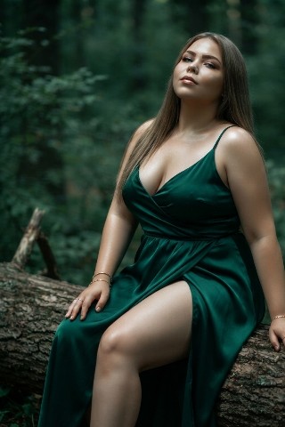 anastasiya_photo_ai в LOOKY. . Магия лесного изумру...