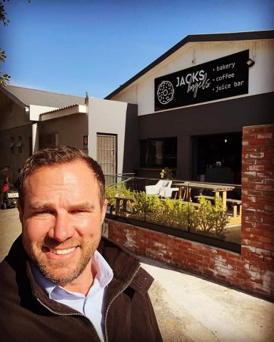 AndriesOdendaal в LOOKY. #casaproperties,#hardestworkingagent,#likemindedpeople,#realestate,#realestateagent,#youdeservemore,#keepmovingforward,#inspireothers. Surround yourself wi...