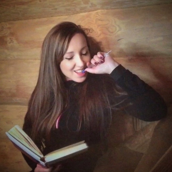 💭 «Когда меня просят назвать главное качество успешных людей, я говорю: «Они умеют отсекать всё лишнее».
(Марина Мелия «Всё не так»)